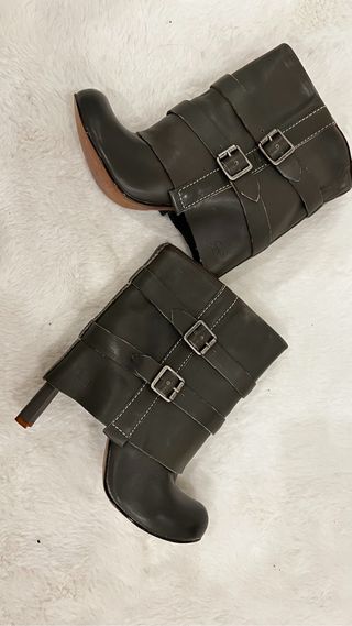 Botins cinza da Feud