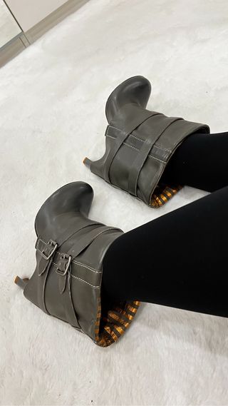 Botins cinza da Feud