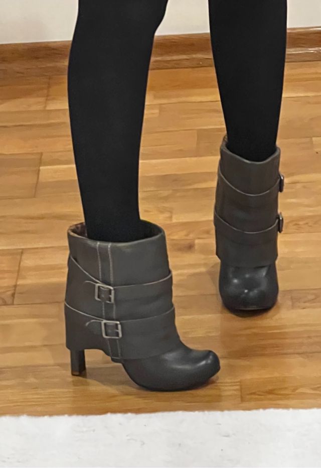 Botins cinza da Feud