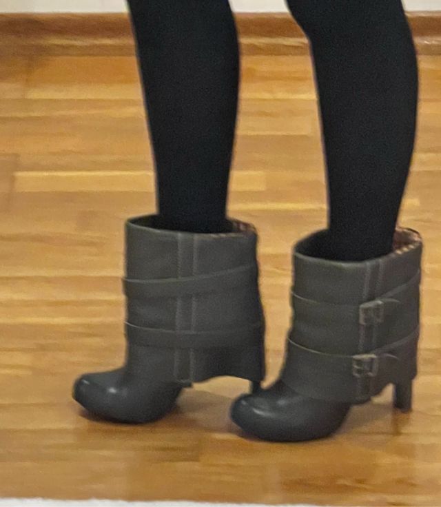 Botins cinza da Feud