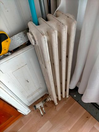 radiador antiguo en buenas condiciones