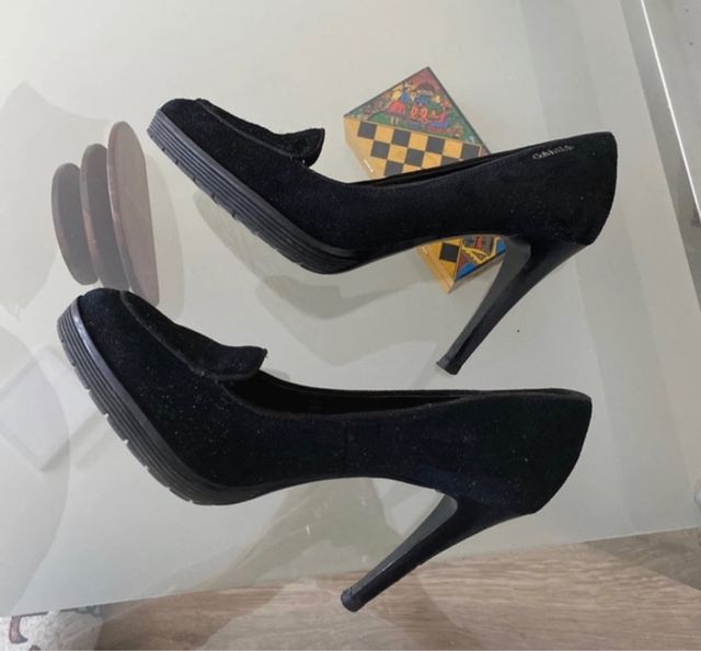 Zapatos negros de tacón Calvin Klein