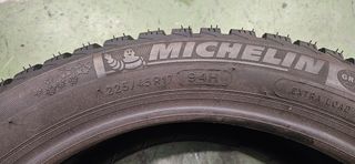 225/45-17 Alpin 4