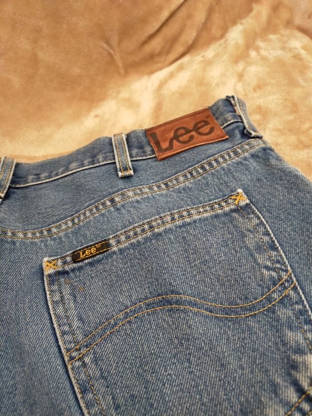 Vaqueros Lee. Est 1889. el precio un regalo