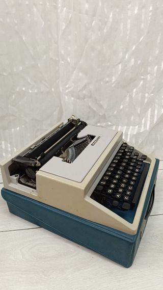 Olivetti Dora