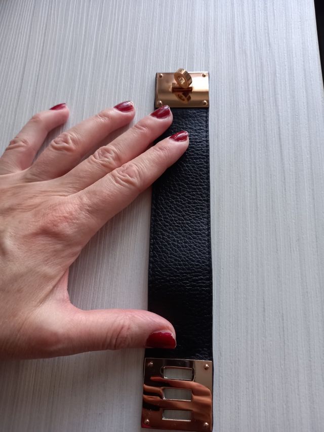 Bracciale alto in finta pelle nera ed acciaio 