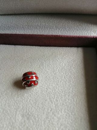 Charm Pandora original modelo Red Vines