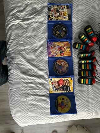 3 Juegos  BUZZ PlayStation 2 y 2 mandos 