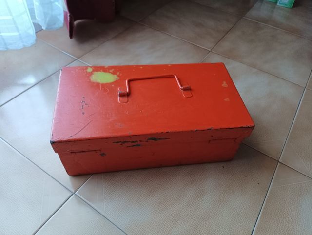 Caixa de metal vintage