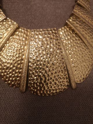 Collar dorado 
