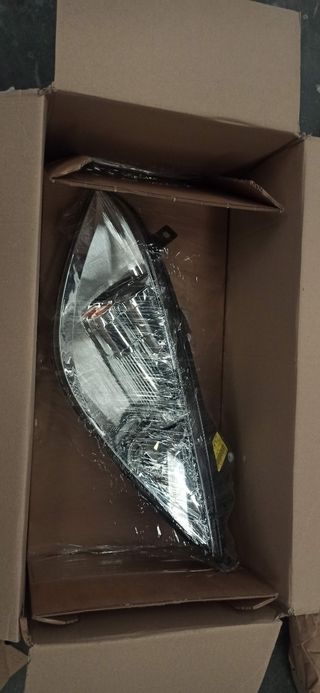 faro delantero izquierdo Mitsubishi Colt