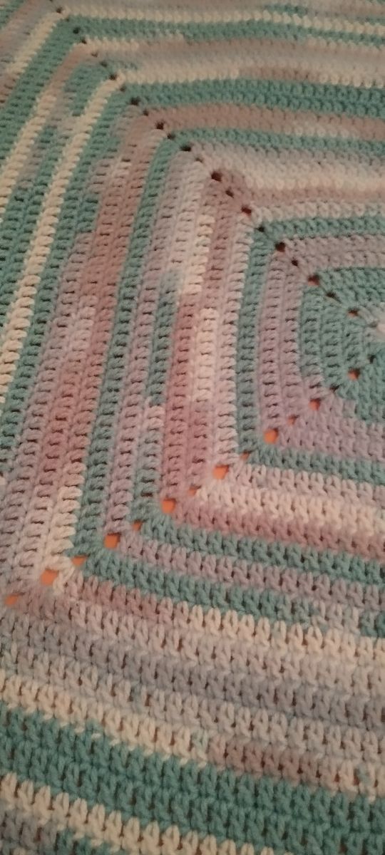 Coperta all uncinetto in lana nuova