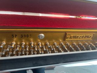 Piano pared negro brillo Kingsburg SP3903