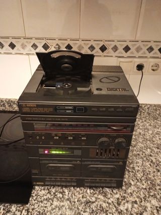 Cadena de música vintage Intron