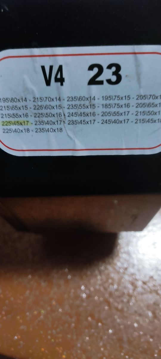 Due serie catene da neve