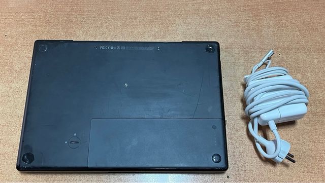 Macbook Negro Vintage