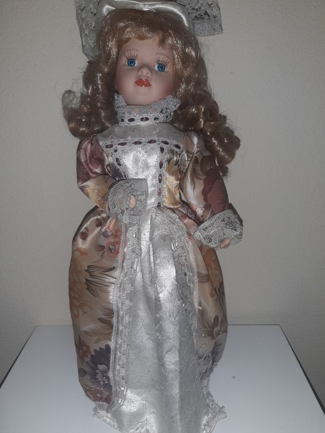 Muñeca de trapo antigua