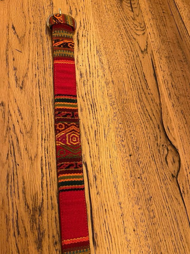 cinturones etnicos de colores (21 euros la unidad)