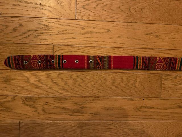 cinturones etnicos de colores (21 euros la unidad)