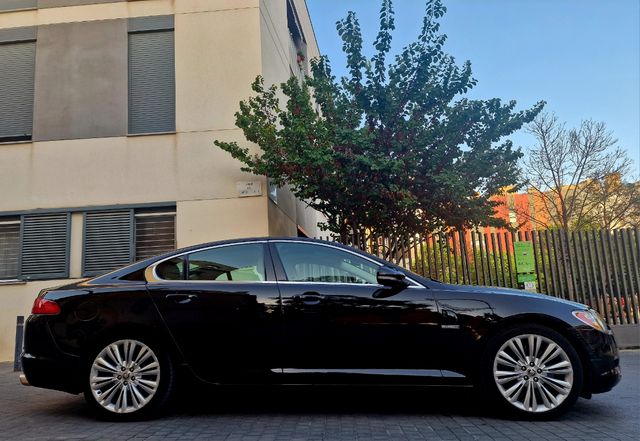 Jaguar XF 2010