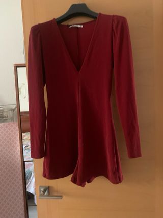 mono rojo de zara