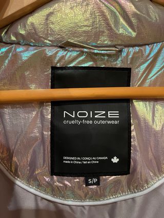 Abrigo plumas iridiscente Noize