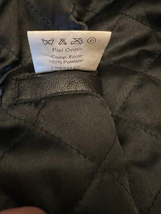 chaqueton de piel en negro