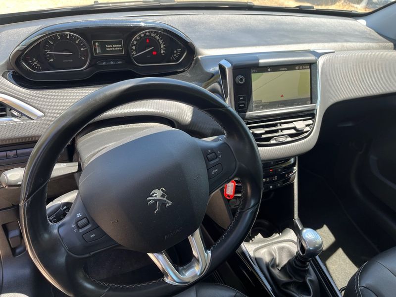 Peugeot 2008 1.2 Pure Tech S&S Allure EAT6 (2017) 2019, foto 3