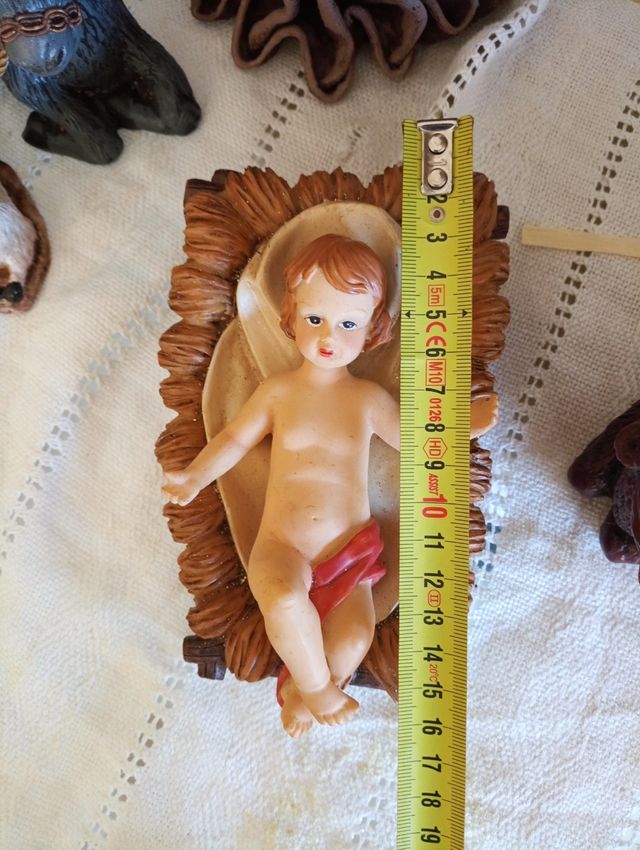 Figura pesebre niño Jesús navidad