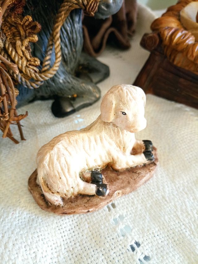 Figura pesebre navidad oveja