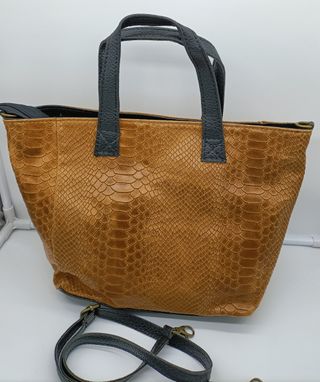 BOLSO DE PIEL MANO O BANDOLERA