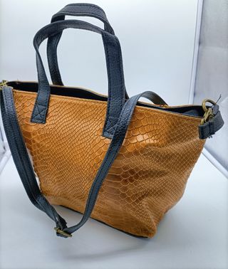 BOLSO DE PIEL MANO O BANDOLERA