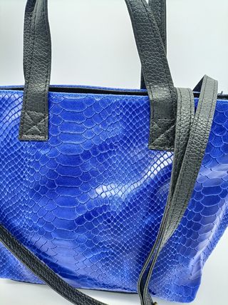 BOLSO DE PIEL MANO O BANDOLERA