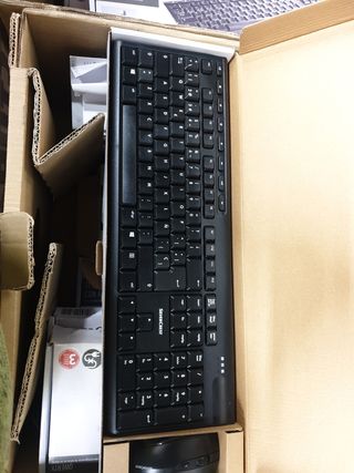 Teclado inalambrico con ratón 