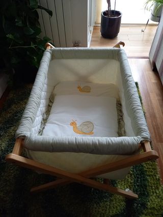 Cuna de tijera de madera