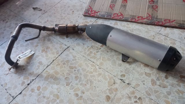 Escape YAMAHA YZF 125. Año 2011-2012