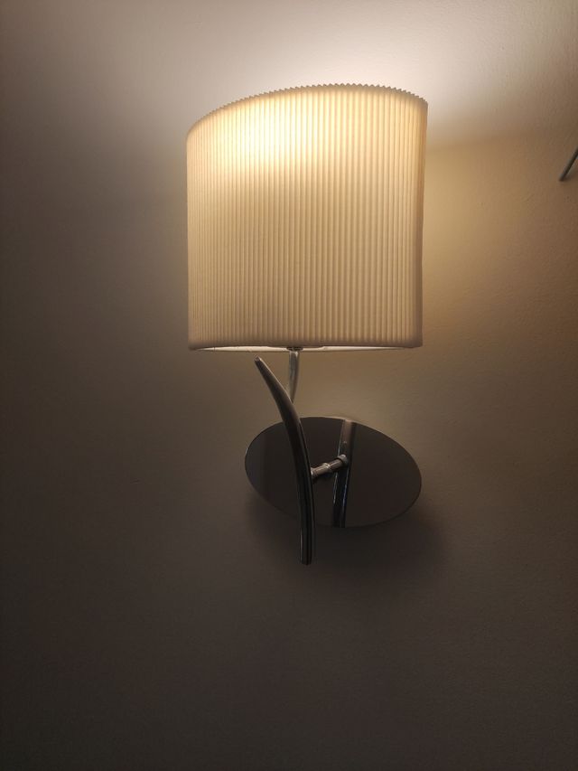 Candeeiro de parede bege