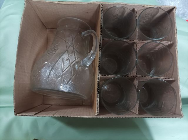 juego de jarra y vasos