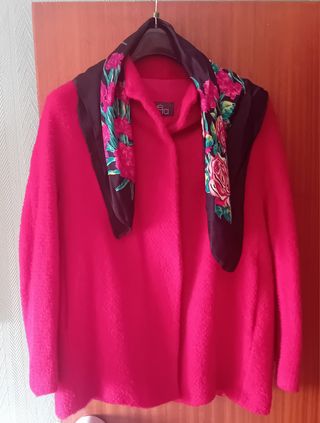 chaquetón  de invierno no. pesa y pañuelo regalo