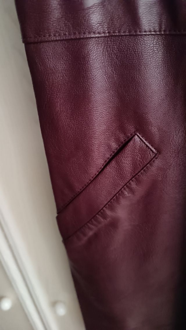 Vestido polipiel burdeos