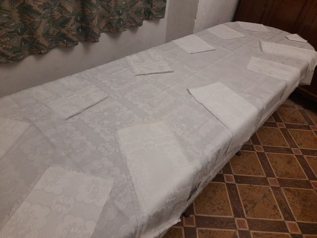 Nuova tovaglia 12 servizi con etichetta