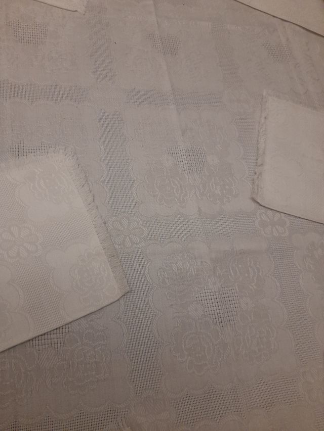 Nuova tovaglia 12 servizi con etichetta