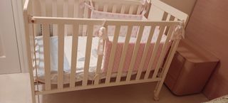 Cuna bebe madera, trona y cuna de viaje.