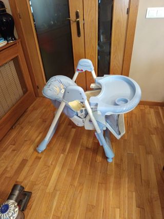 Cuna bebe madera, trona y cuna de viaje.