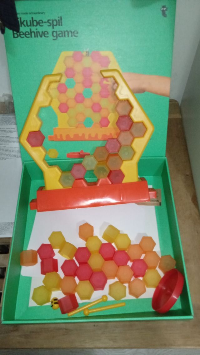Juego de la colmena y la abeja