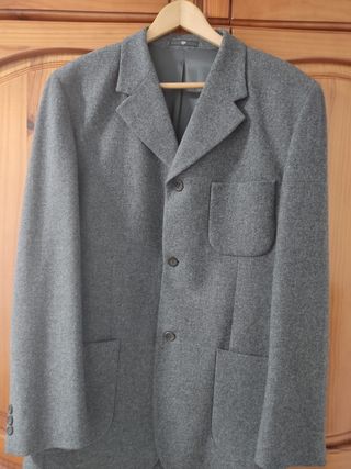 Traje de caballero de la marca Caramelo