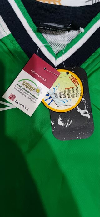 Cortavientos-Chubasquero