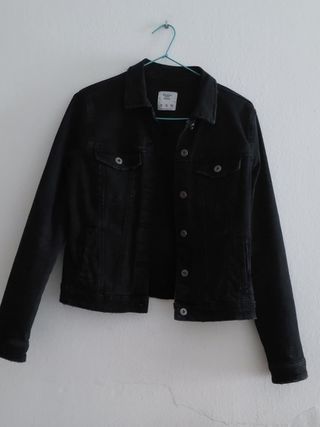 Chaqueta negra casi nueva vaquera