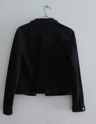 Chaqueta negra casi nueva vaquera