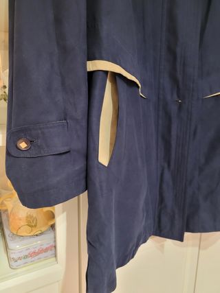 Gabardina/ trench ligero impecable